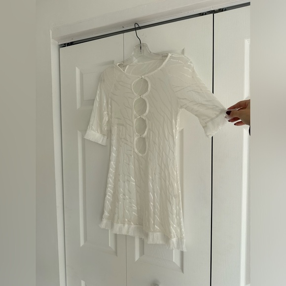 White mesh beach cover - Picture 3 of 6